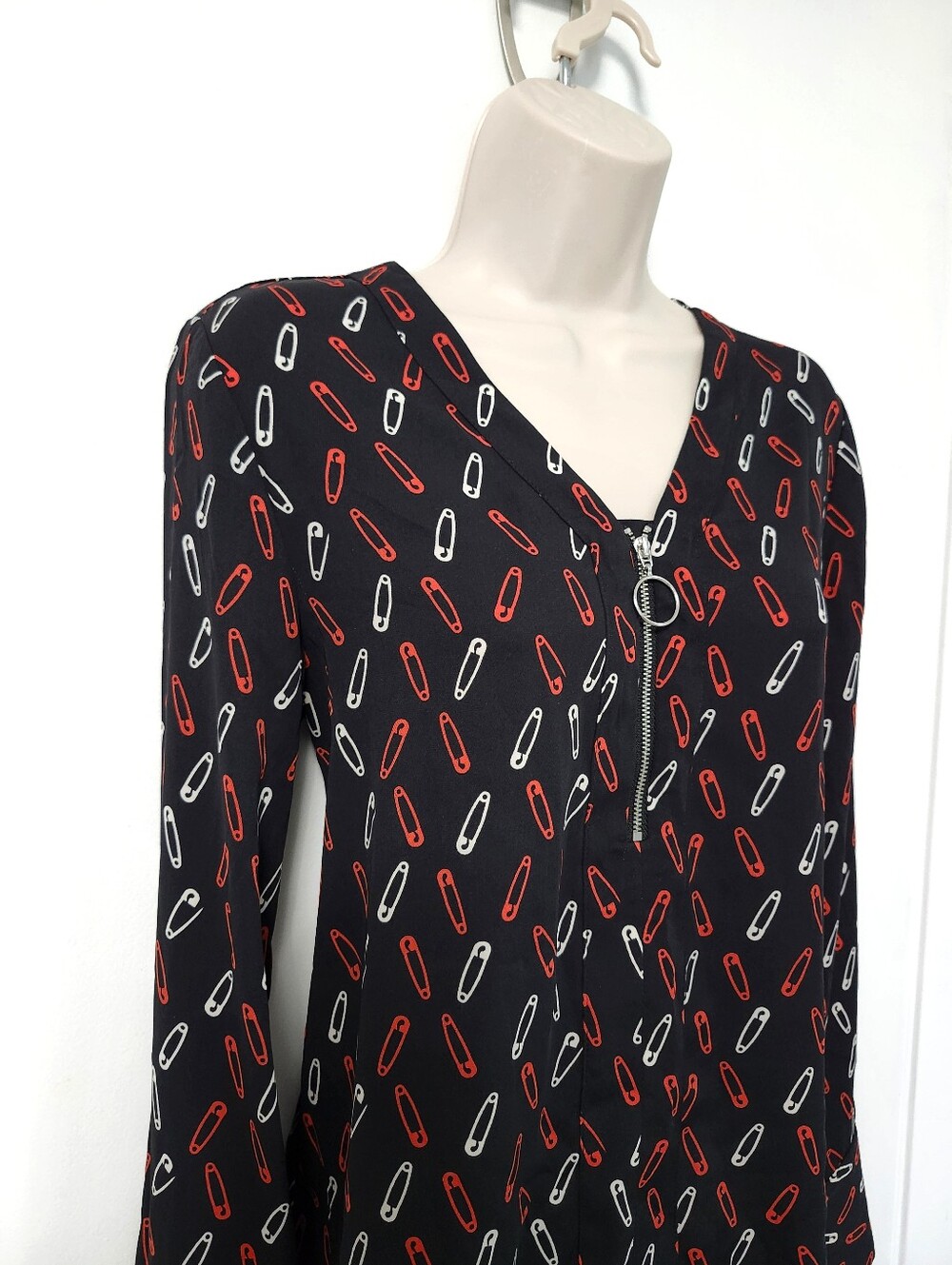 Rickis Black Blouse with Red & White Safety Pin Print and zip pull Size M - Picture 3 of 11